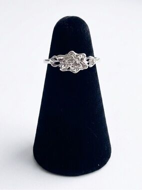 New Woman’s 925 Sterling Silver Flower Garden Ring (STAMPED)